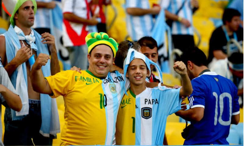 Apresentação do futebol do Brasil e Argentina